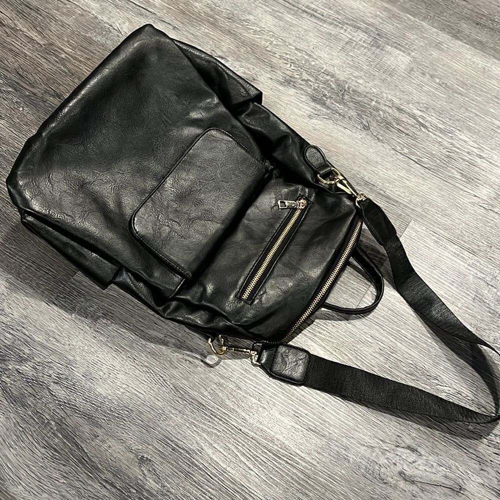 Fashion backpack in black and gold - NEW - Picture 13 of 13
